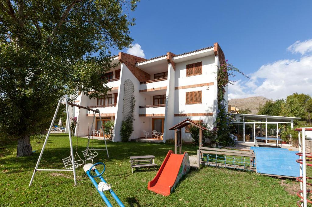 Apartamentos Leo Port de Pollença Quarto foto